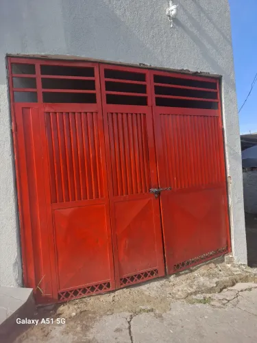 Alugo salão comercial, com porão