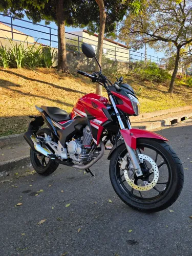 Cb Twitter 250f 18/18
