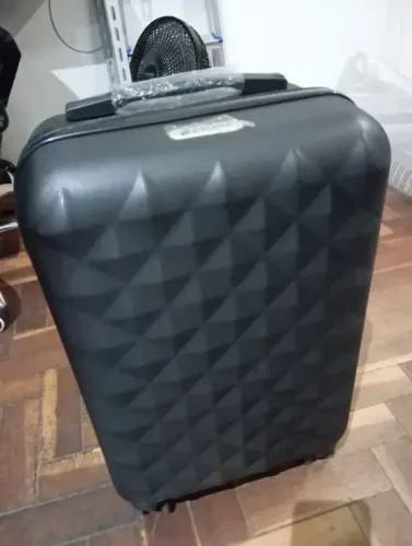 Mala de bordo Pequena expansível com cadeado, seminova