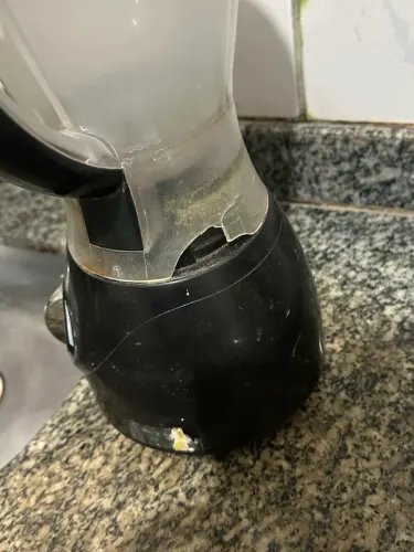 Vendo liquidificador usado porém funcionando perfeitamente