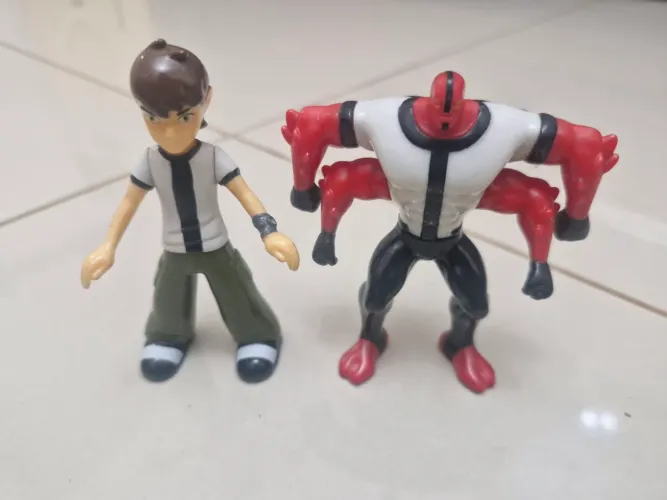 Miniaturas Antigas Creata 2013 raros - Ben 10 e 4 Braços