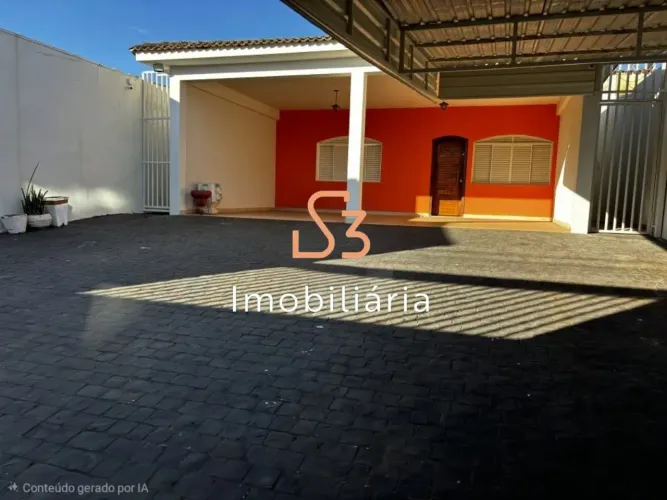 Casa para locação em Uberlândia-MG, bairro Brasil: 4 quartos, 2 suítes, 2 salas e mais!