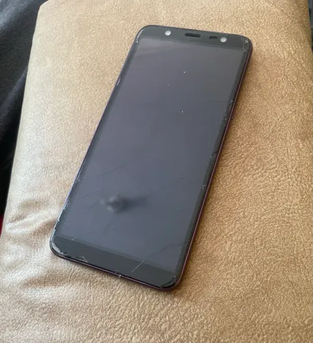 Celular Samsung J8 64GB