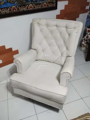 Poltrona de Amamentação com Balanço