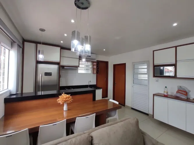 Alugo Linda Casa Tipo Apto 100% Mobiliada, Fino Acabamento,  Segura e Bem Localizada