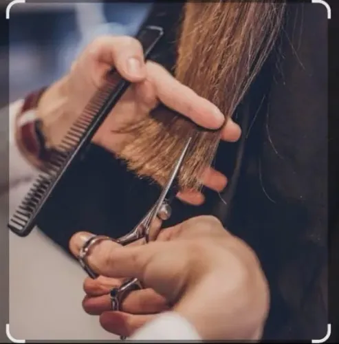 Precisamos de Cabeleireira/manicure