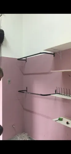 Arara suspensa - móveis de loja de roupa 