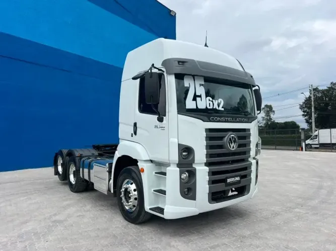 Caminhão Volkswagen 25.380 6x2 2024/2025 Branco Vw 25.380