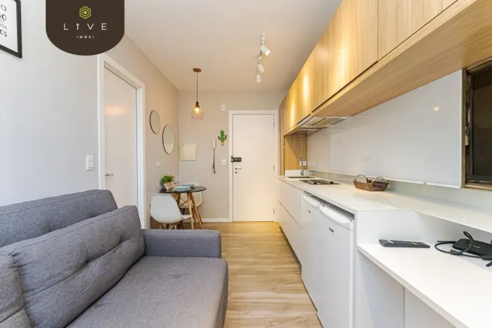 Apartamento mobiliado para locação no Mercês!