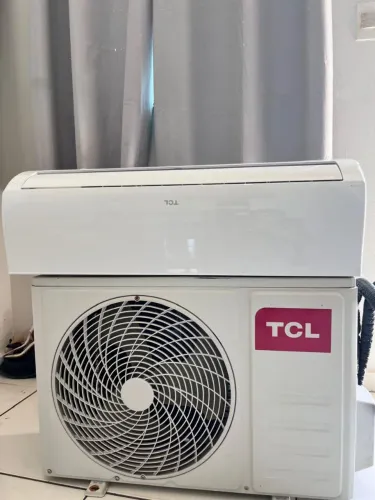 Ar-condicionado TCL 9000Bts, lavado e pronto para instalação, 1 ano de uso.