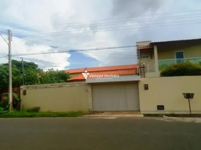 Casa Residencial no bairro Vale Quem Tem para Venda