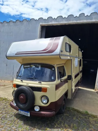 Volkswagen Kombi Standard/ Luxo/ Serie Prata 1989