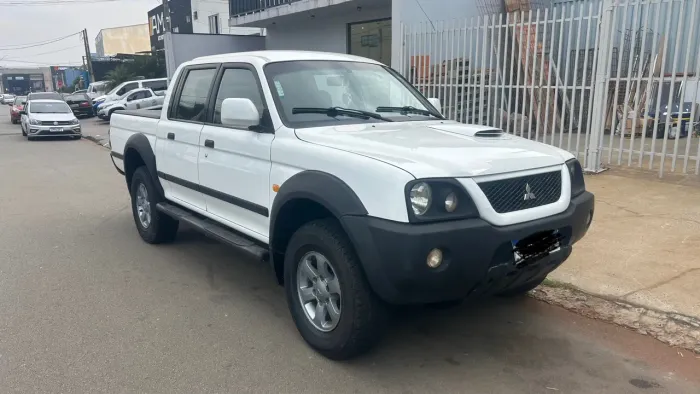 Mitsubishi L200 Outdoor GLS 2.5 4X4 CD TDI Diesel 2012