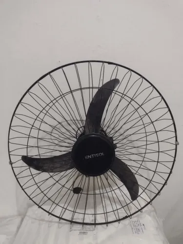 Ventilador de parede um de 50 cm e o outro de60 cm
