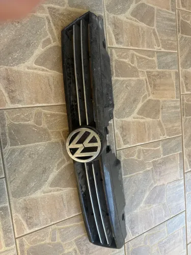 Grade frontal radiador Jetta 2012