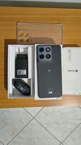 Moto Edge 70 5G 8 de ram e 256 gb celular zero faço envio olx