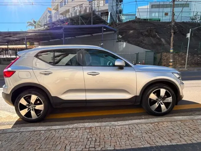 Volvo XC40 T-5 Momentum 2.0 252cv AWD 2019