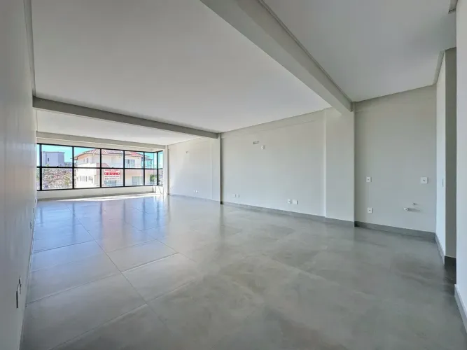 Sala comercial nova com 72m² e 2bwc em Morrinhos, ocupação imediata