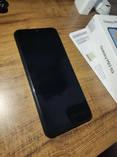 Celular M23 5G / 6 GB /128G/ na caixa completo