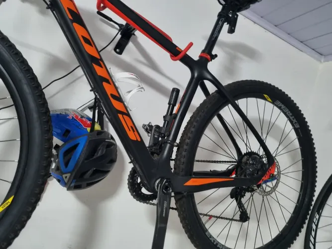 Bicicleta PROFISSIONAL Alumínio/Fibra de Carbono