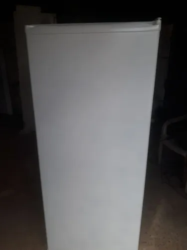 Refrigerado de uma porta proro para uso