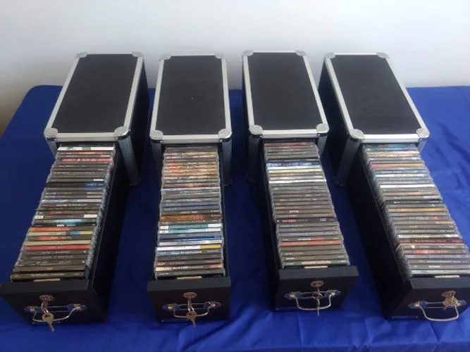 Coleção de CDs e DVDs