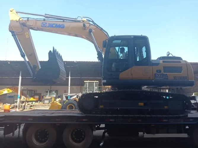 Escavadeira - XCMG - XE180BR