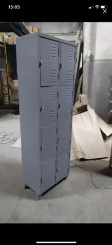 Vendo armário roupeiro guarda volumes 8 portas. ( só novos )