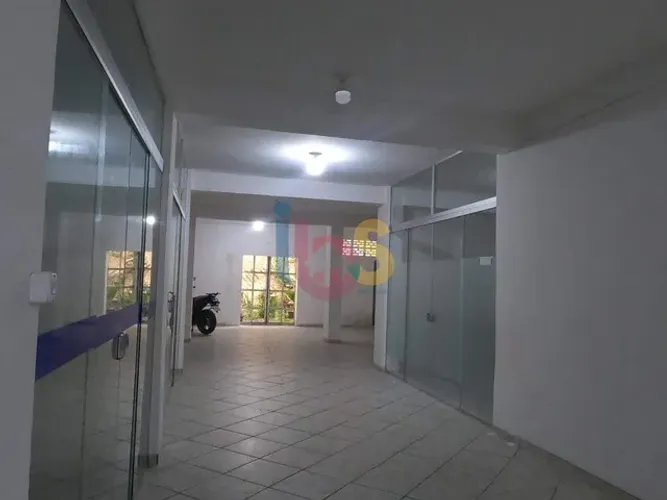 Prédio Comercial e Residencial em Canavieiras, Bahia