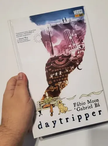 Daytripper autografado com skech Gabriel Bá Fábio Moon Vertigo capa dura panini hq