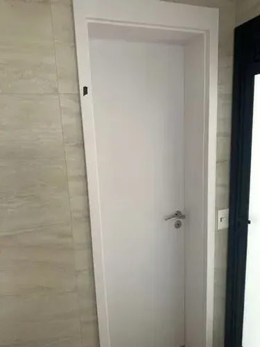 Porta de madeira laqueada pormade