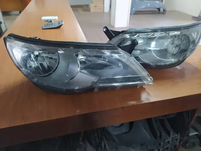 Farol Tiguan 2009 2010 2011 