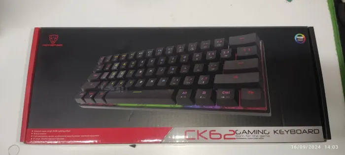 Teclado Gamer Bluetooth Motospeed Ck62 Qwerty Cor Rosa Com Luz Rgb