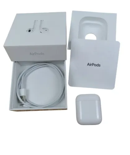 Apple AirPods 2° Geração C/ Cabo Lightning