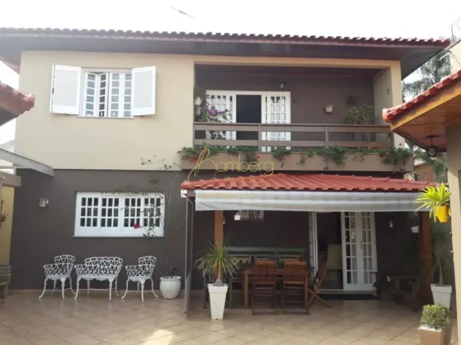 Oportunidade no Bolsão de Interlagos / Casa com Salão de Festas, Quadra e Suítes