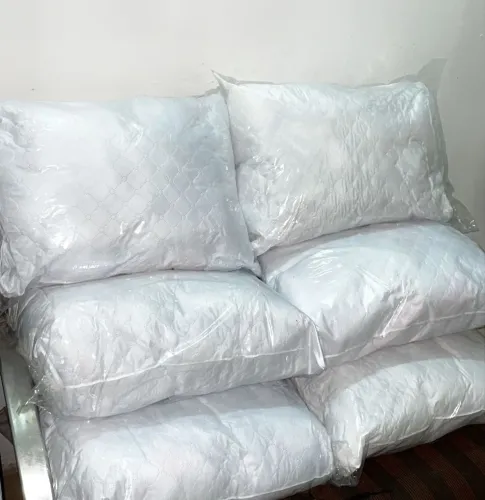 2 TRAVESSEIROS SUPER  CHEIOS E MACIOS 