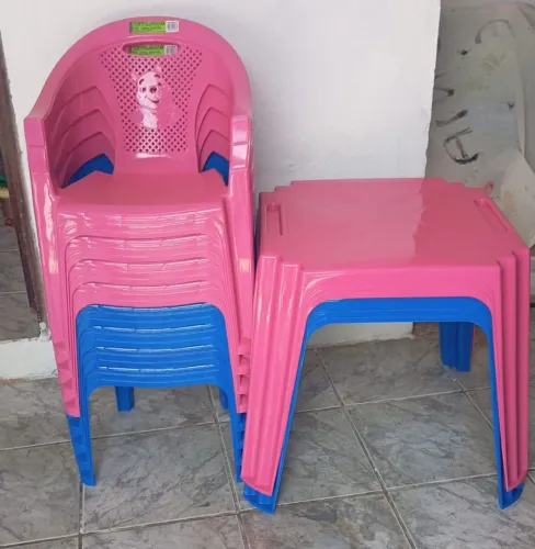 Mesa e cadeira infantil 