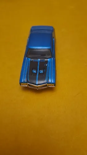 Hot wheels azul