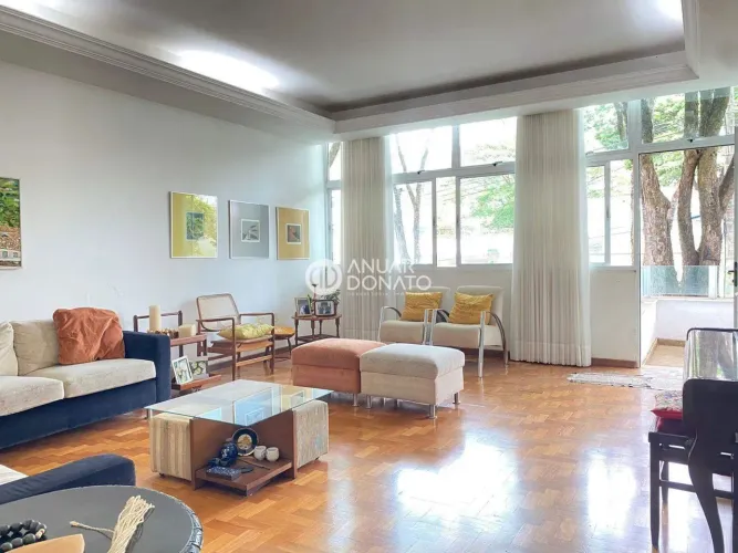 Serra - Casa Residencial 8 quartos para aluguel na Anuar Donato