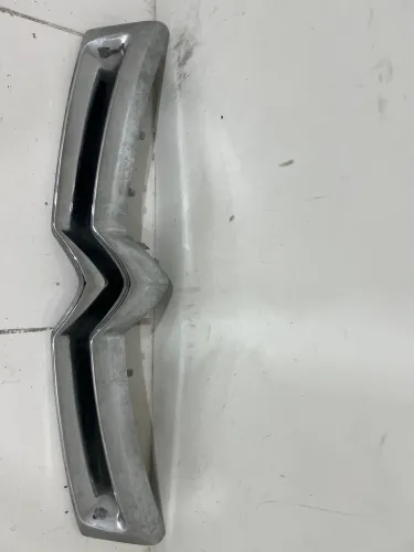 Grade frontal Citroën C3 2013 a 2020 (faltando travas)