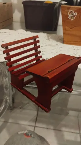 Miniatura de carteira escolar