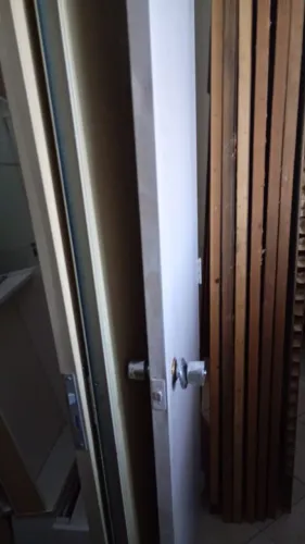 2 portas internas com dobradiça e fechadura