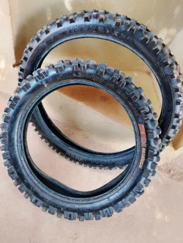 Vendo pneus biscoito 