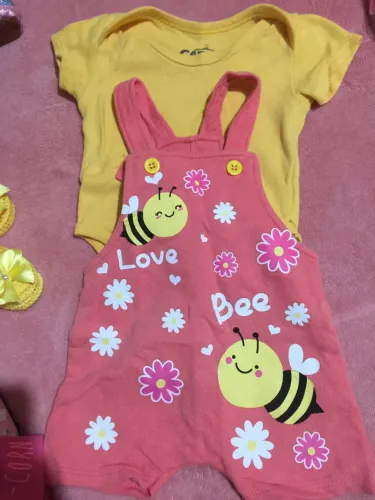 Conjunto jardineira e body bebê 
