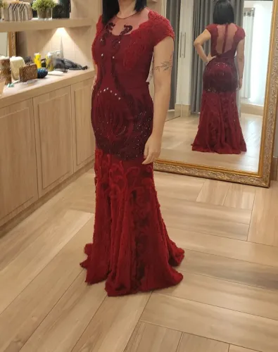 Vestido de Festa Longo Vermelho Bordado