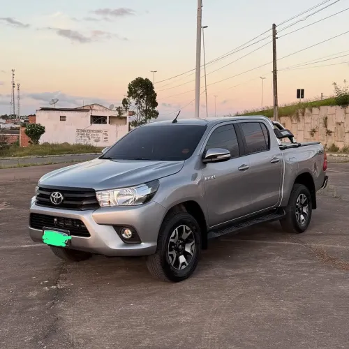 Hillux 2023 a venda 