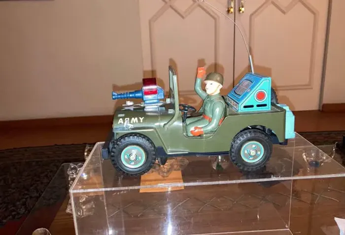 Jeep TRADE MARK - Modern Toys MADE IN JAPAN -1960 a pilha FUNCIONANDO!