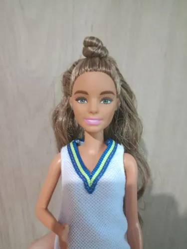 Barbie corpo fashionista cabeça mtm 