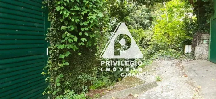 Excelente terreno no Cosme Velho