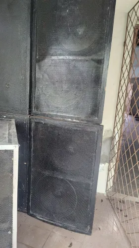 Caixas de Som e fones Profissionais de 18 polegadas 